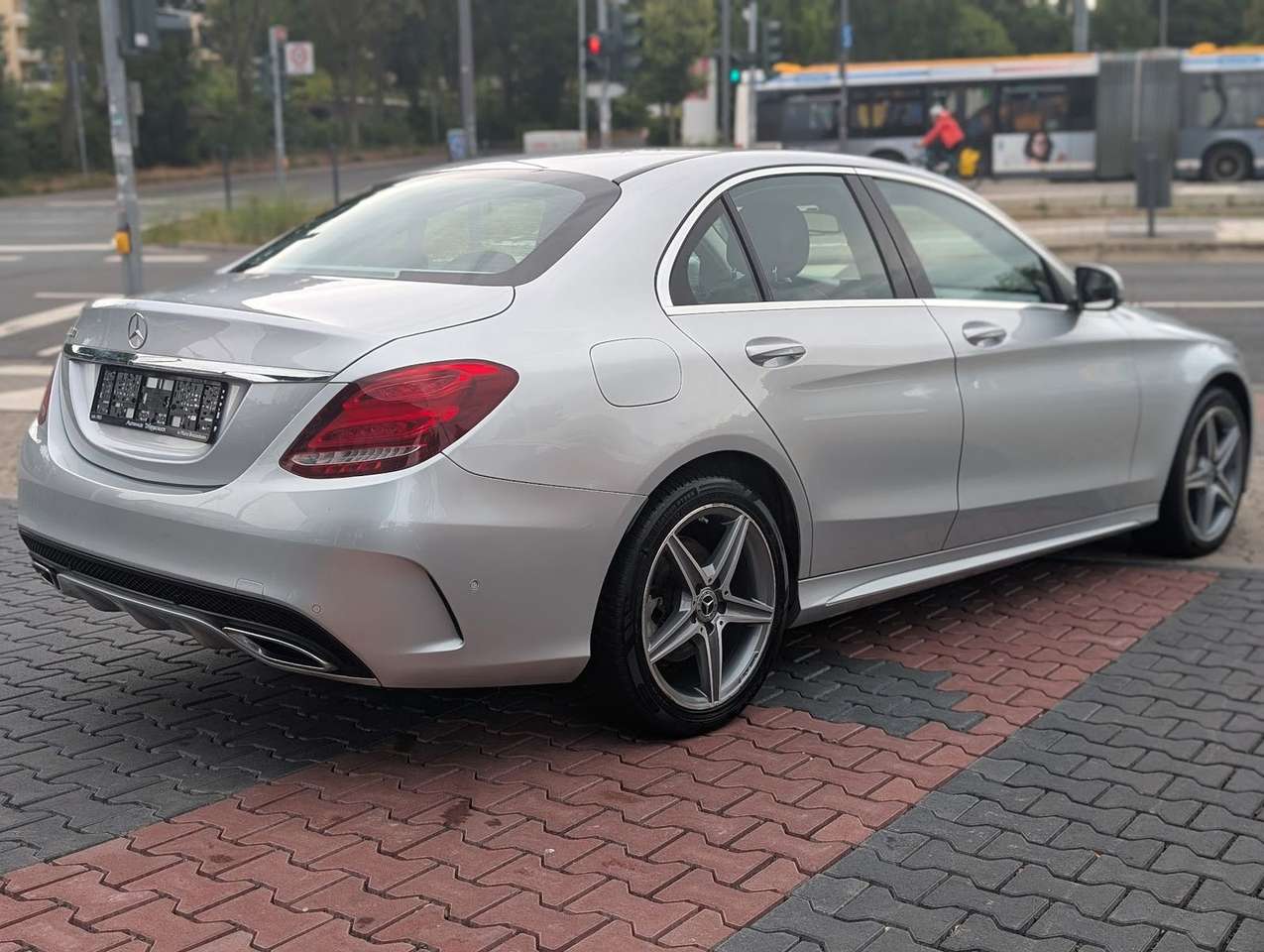 Mercedes-Benz C 180  BlueTec / d Sitzh. Navi. LED. BT AMG Line