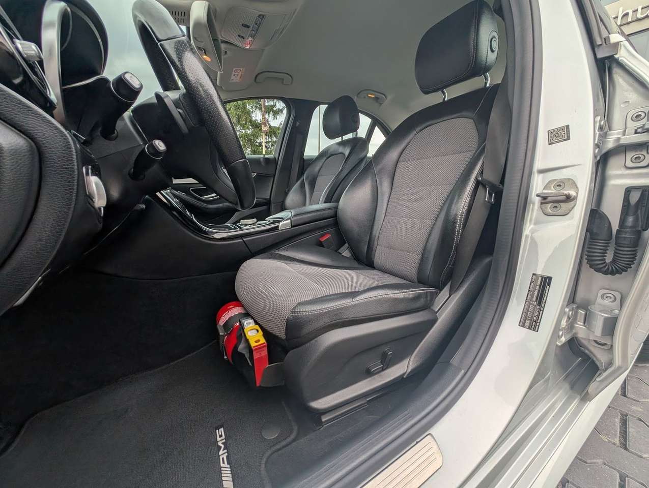 Mercedes-Benz C 180  BlueTec / d Sitzh. Navi. LED. BT AMG Line