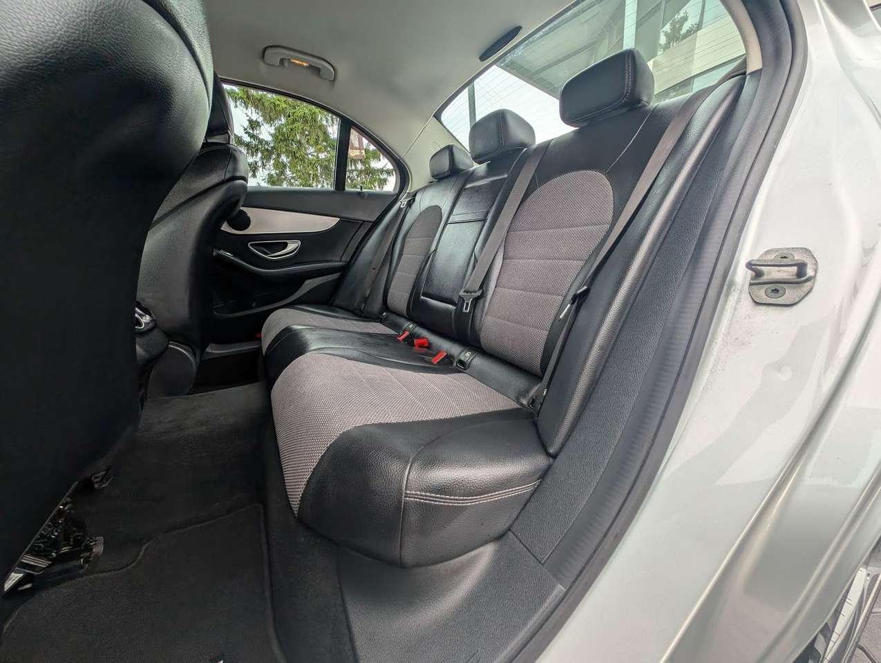Mercedes-Benz C 180  BlueTec / d Sitzh. Navi. LED. BT AMG Line