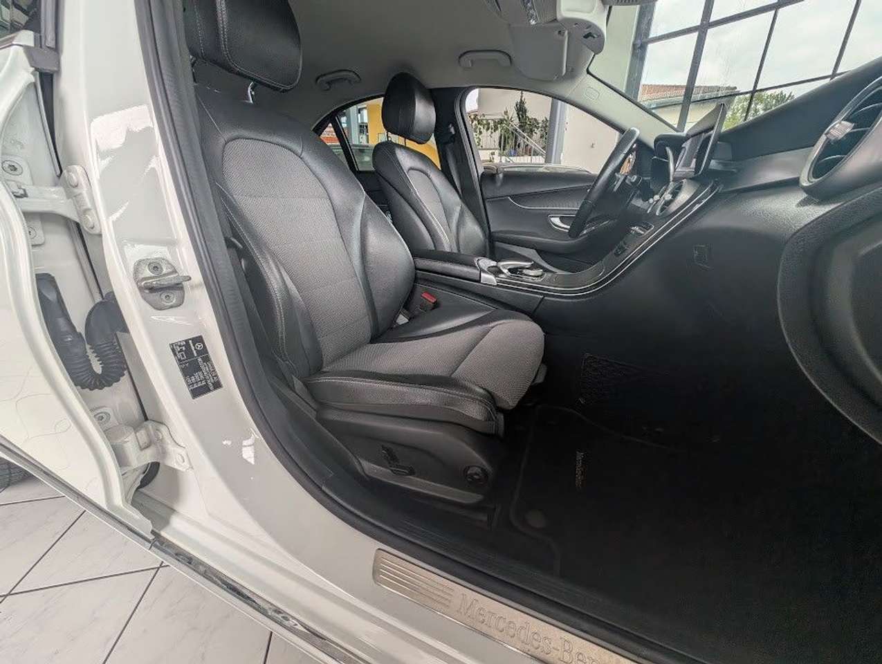 Mercedes-Benz C 180  CGI RFK. Navi. LED. Sitzh. BT