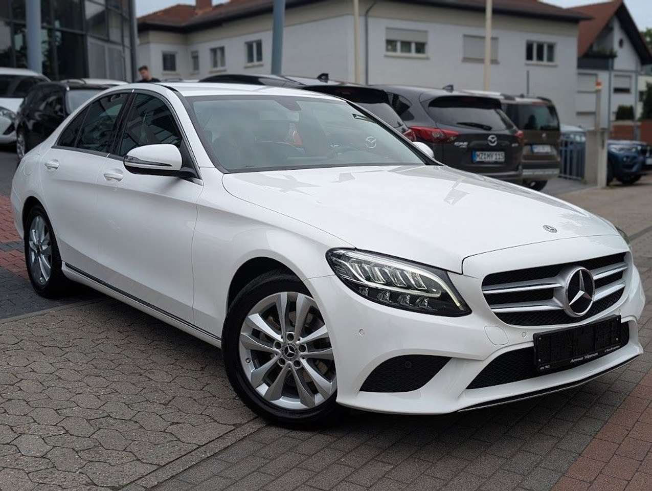 Mercedes-Benz C 180  CGI RFK. Navi. LED. Sitzh. BT
