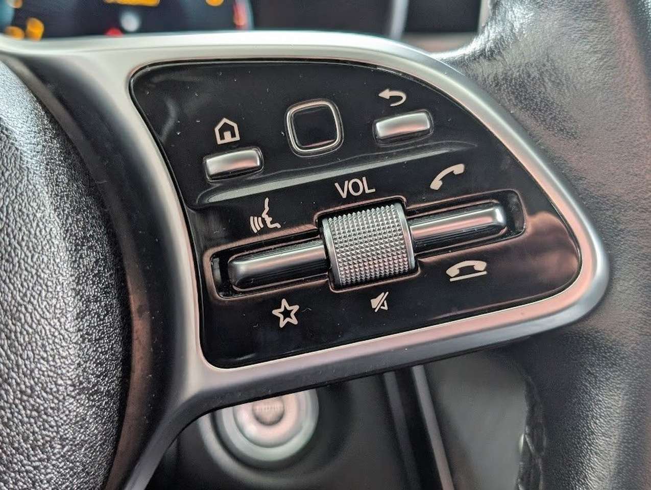 Mercedes-Benz C 180  CGI RFK. Navi. LED. Sitzh. BT