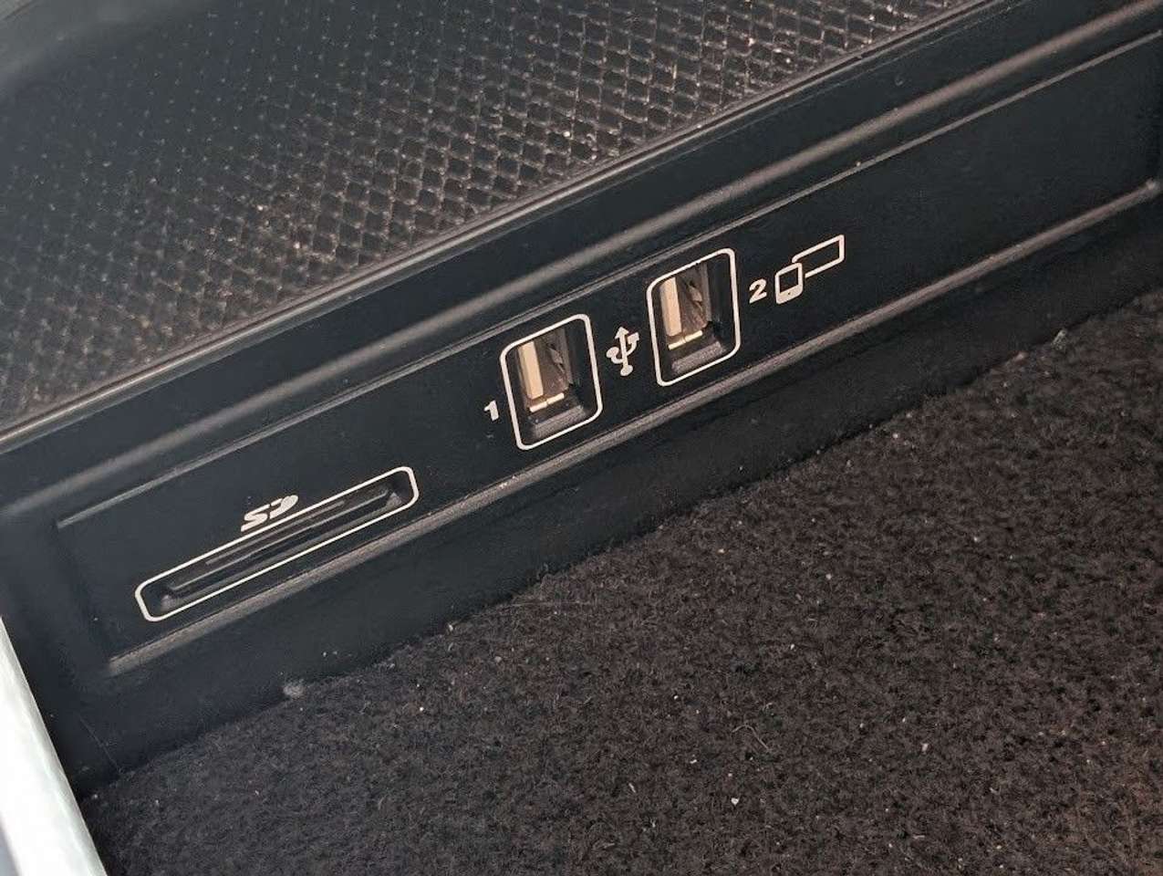 Mercedes-Benz C 180  CGI RFK. Navi. LED. Sitzh. BT