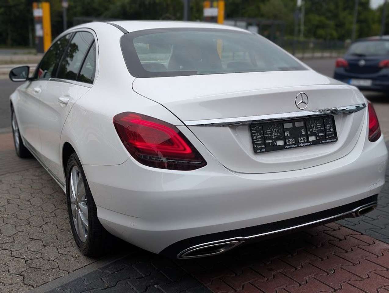 Mercedes-Benz C 180  CGI RFK. Navi. LED. Sitzh. BT