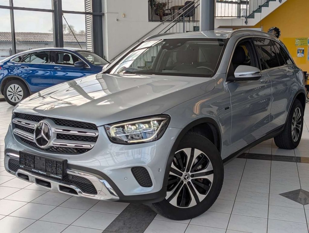 Mercedes-Benz GLC 300  e 4Matic MBux CarPlay Kamera Chrompaket