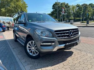 Mercedes-Benz ML 350  ML350 BlueTec Navi Schiebedach SitzheizungKamera