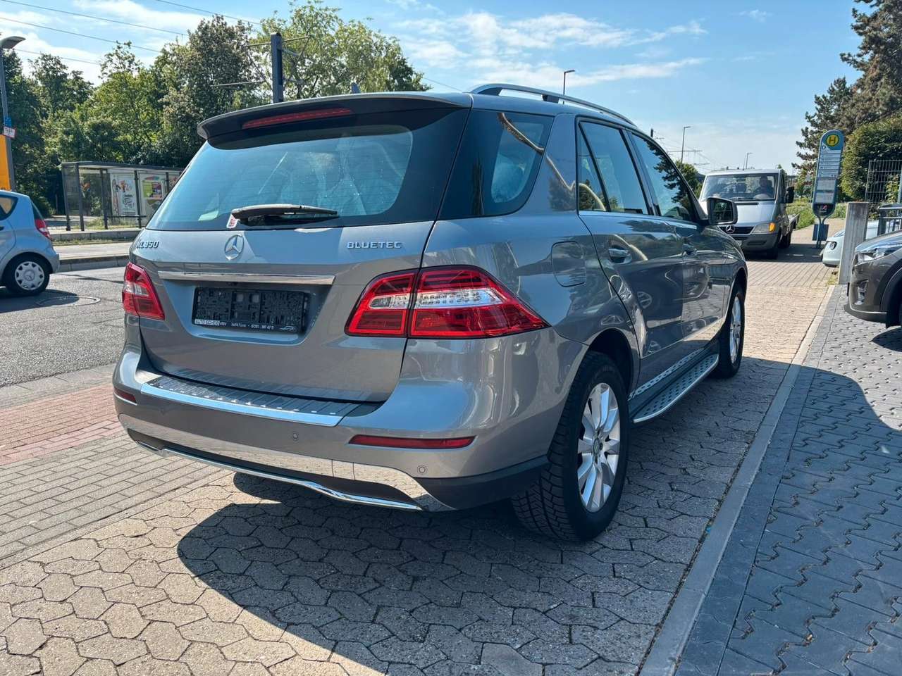 Mercedes-Benz ML 350  ML350 BlueTec Navi Schiebedach SitzheizungKamera