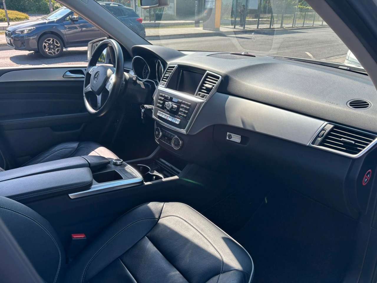 Mercedes-Benz ML 350  ML350 BlueTec Navi Schiebedach SitzheizungKamera