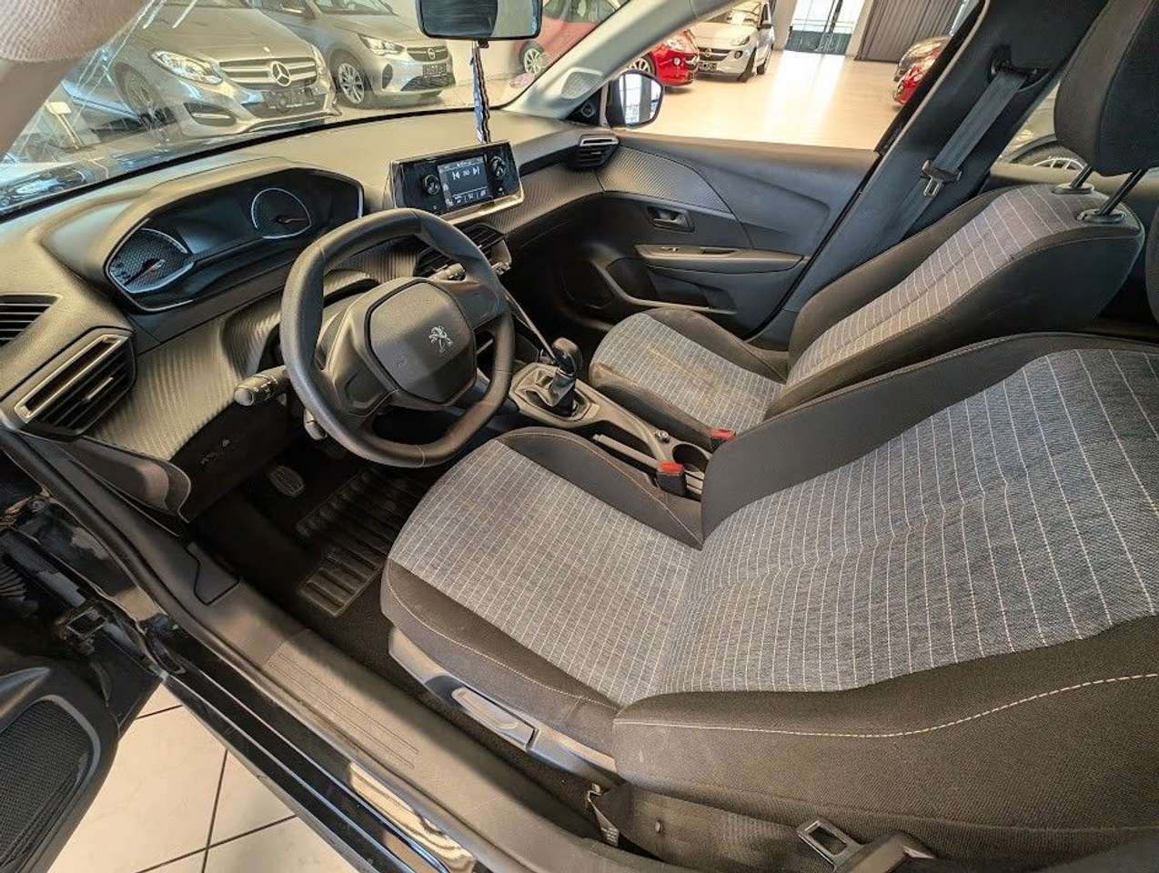 Peugeot 208  Like Bluetooth Klima TÜV NEU