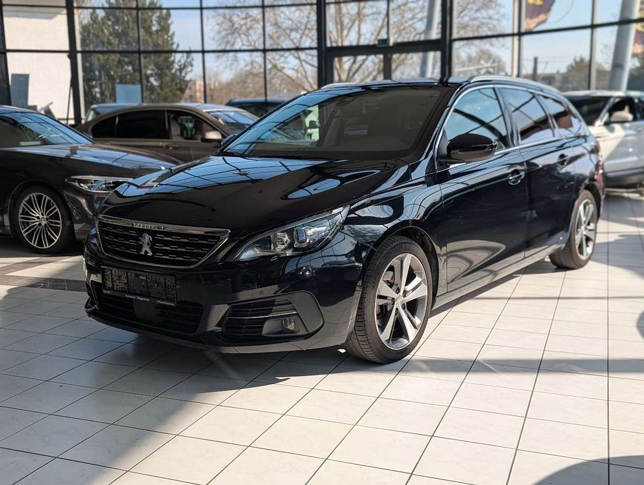 Peugeot 308  SW 1.6 Blue-HDi Allure Automatik CarPlay NAV