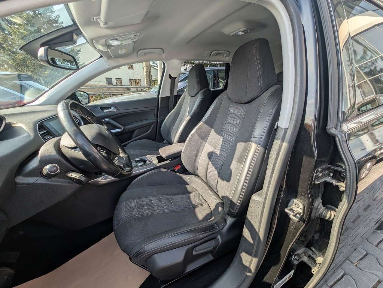 Peugeot 308  SW 1.6 Blue-HDi Allure Automatik CarPlay NAV