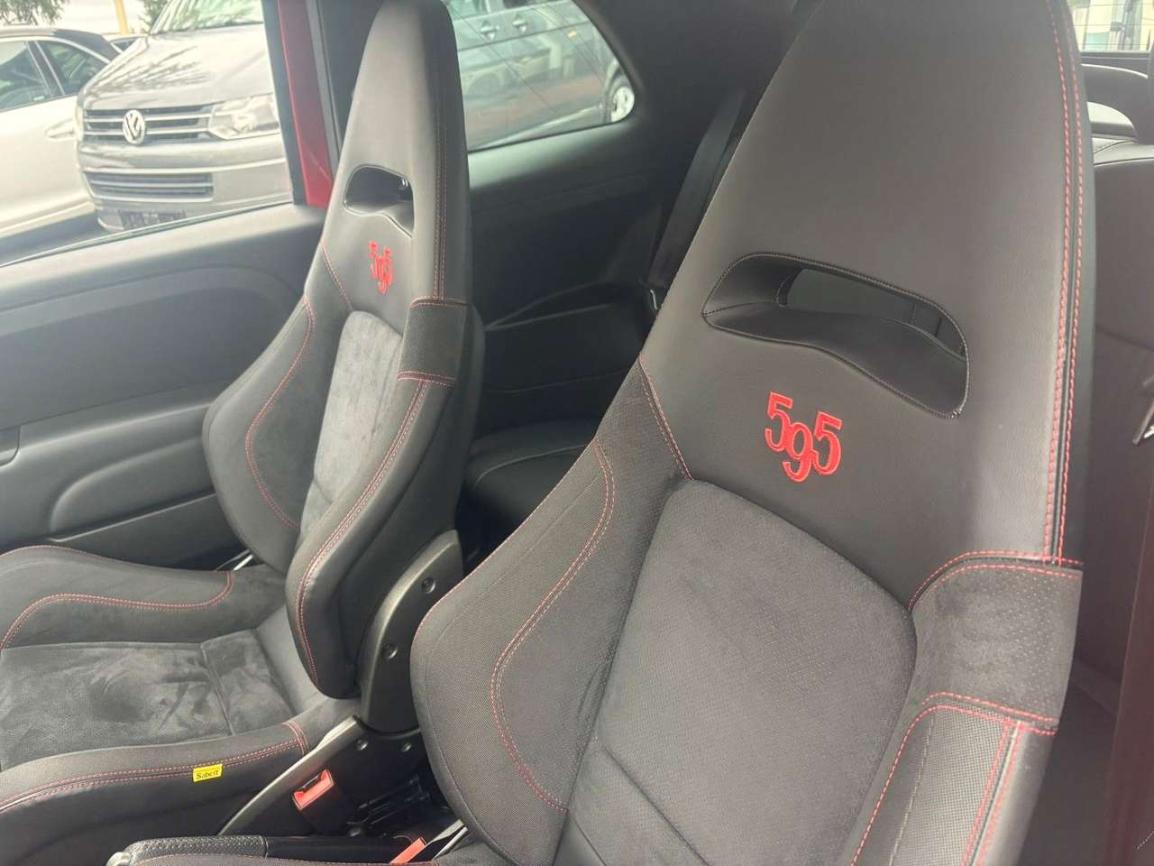 Abarth 595 Competizione  Rennsport. Cabrio. Schaltwippen