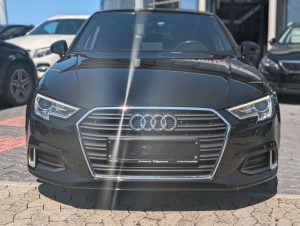 Audi A3  Limousine 30 TDI sport Navi. Automatik. PDC.