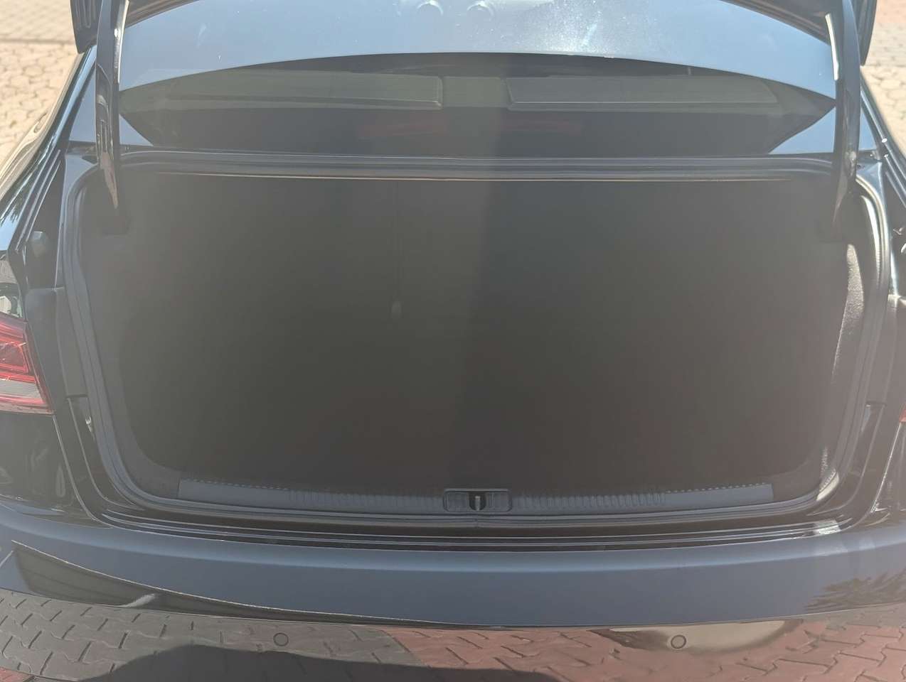 Audi A3  Limousine 30 TDI sport Navi. Automatik. PDC.