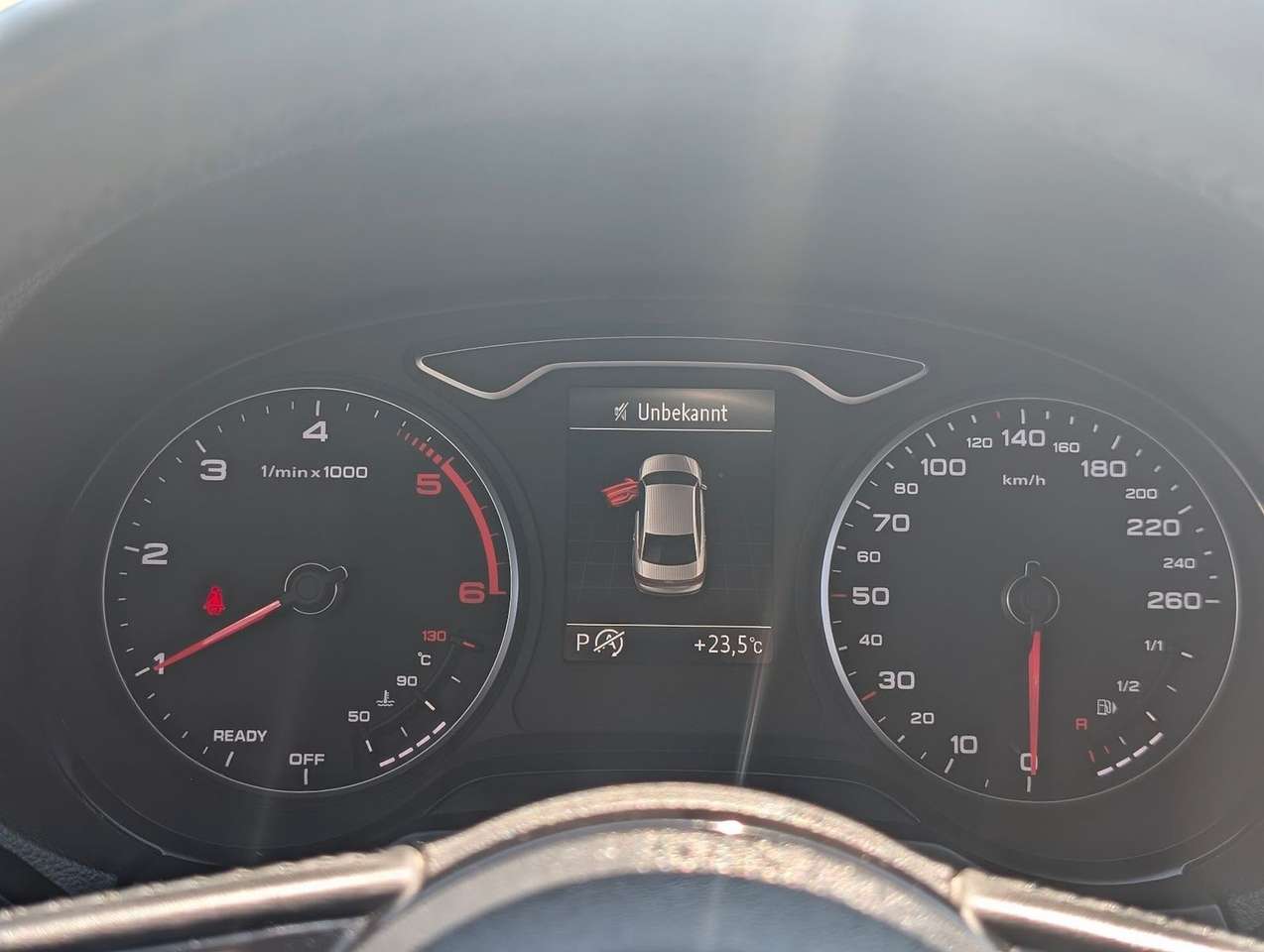 Audi A3  Limousine 30 TDI sport Navi. Automatik. PDC.