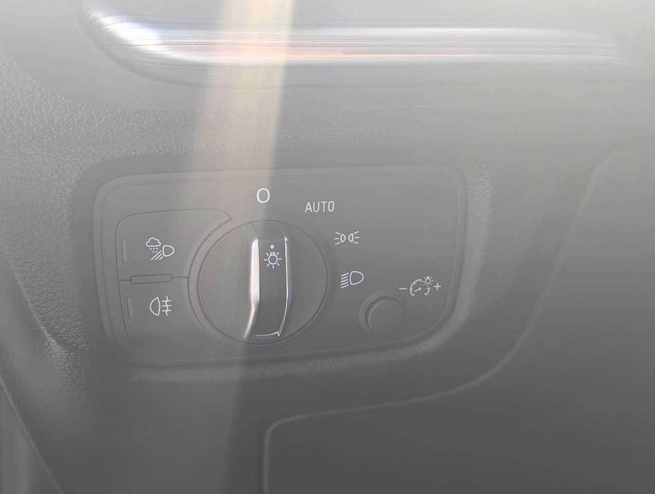 Audi A3  Limousine 30 TDI sport Navi. Automatik. PDC.