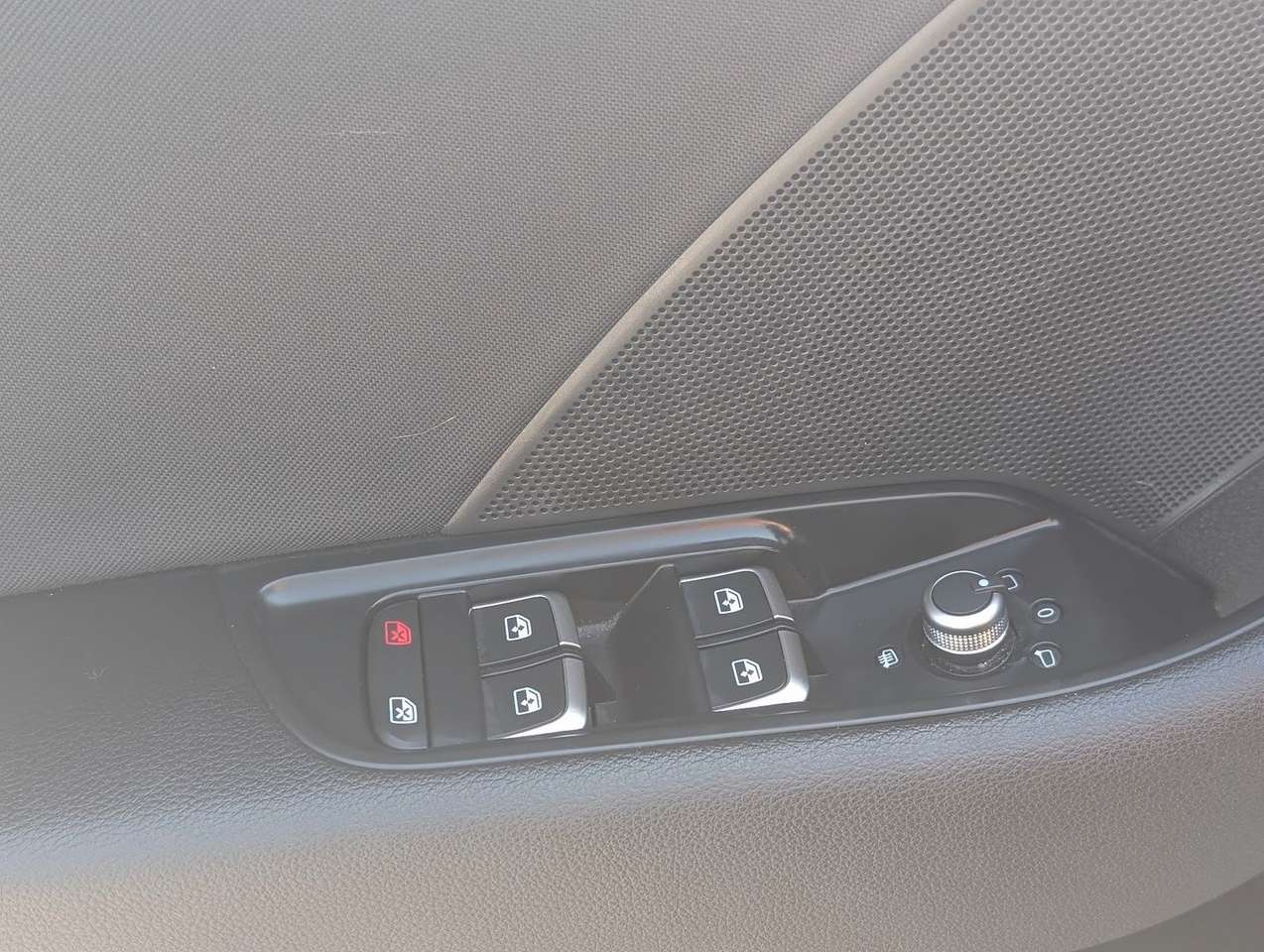 Audi A3  Limousine 30 TDI sport Navi. Automatik. PDC.