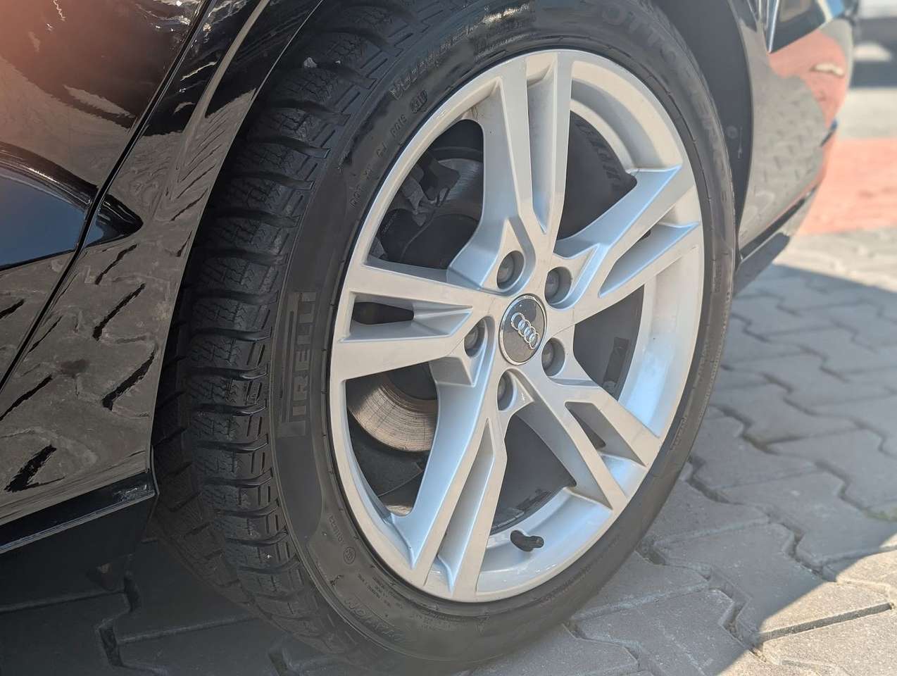 Audi A3  Limousine 30 TDI sport Navi. Automatik. PDC.