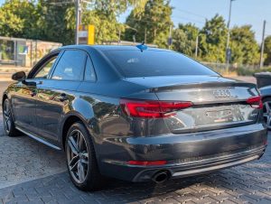 Audi A4  40 TFSI design S-Line. Schiebedach. Bi-Xenon