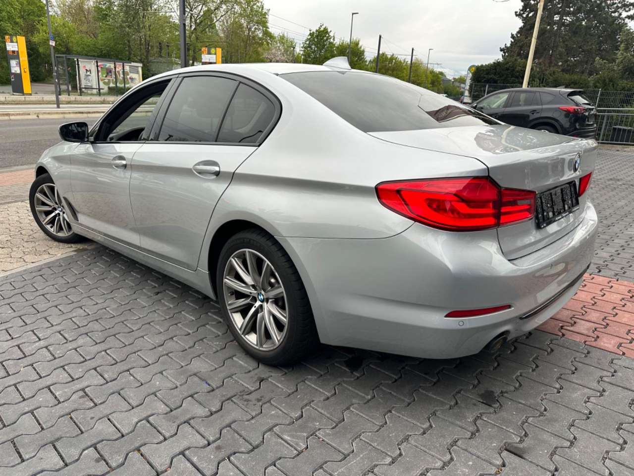 BMW 520  d ShadowLine LED Sportsitz RFK ab 299€/Monat