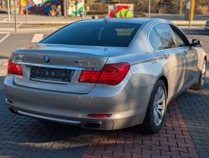 BMW 750  i RFK. Sitzh. Leder. Klimaaut. HECKROLLO