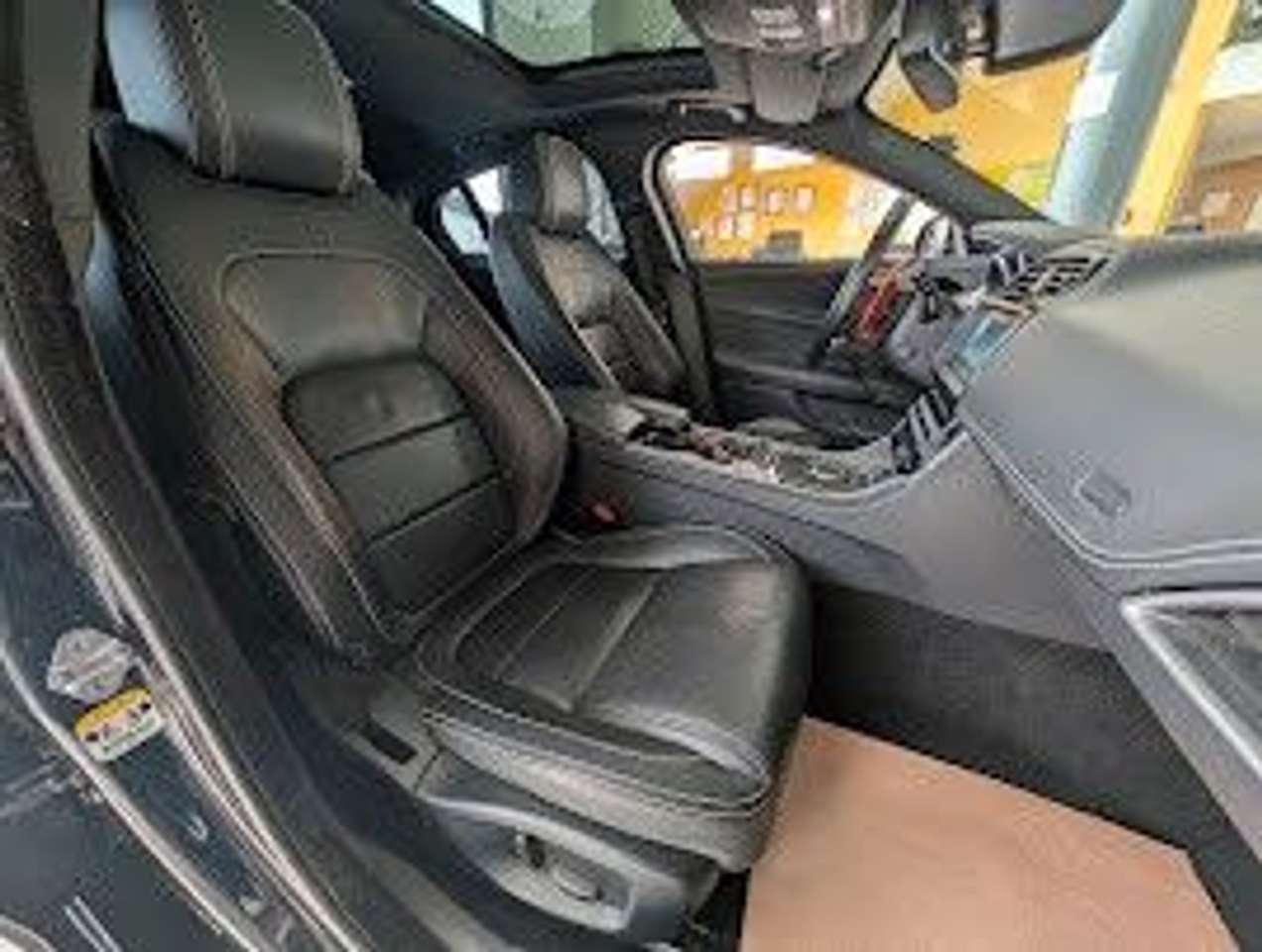 Jaguar XE  25t R-Sport AWD KAMERA Sitzheiz. PANORAMA
