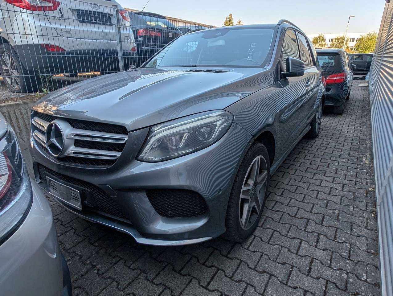 Mercedes-Benz GLE 250  d 4Matic AMG – Line. RFK. BT. WENIG KM!