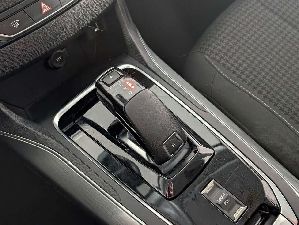 Peugeot 308  SW Active Navi. PDC. Schaltwippen. Touch