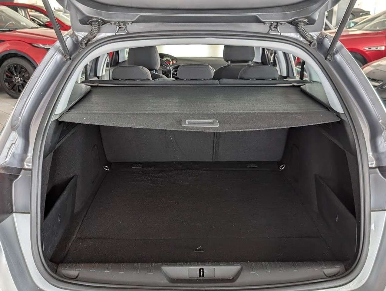 Peugeot 308  SW Active Navi. PDC. Schaltwippen. Touch