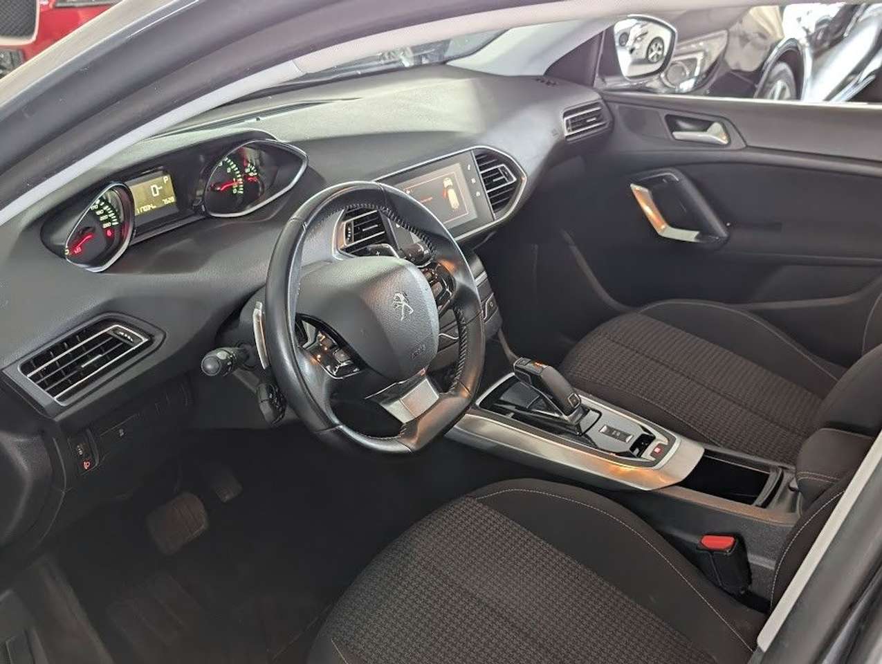 Peugeot 308  SW Active Navi. PDC. Schaltwippen. Touch