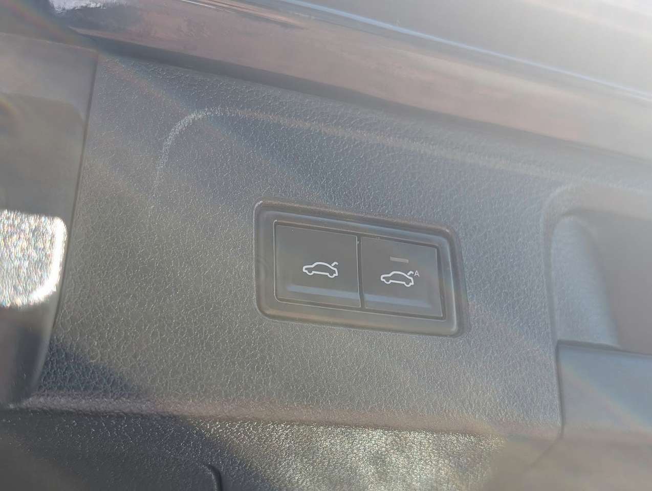 Volkswagen Passat Variant  Business Klimaaut. Temp. Navi.