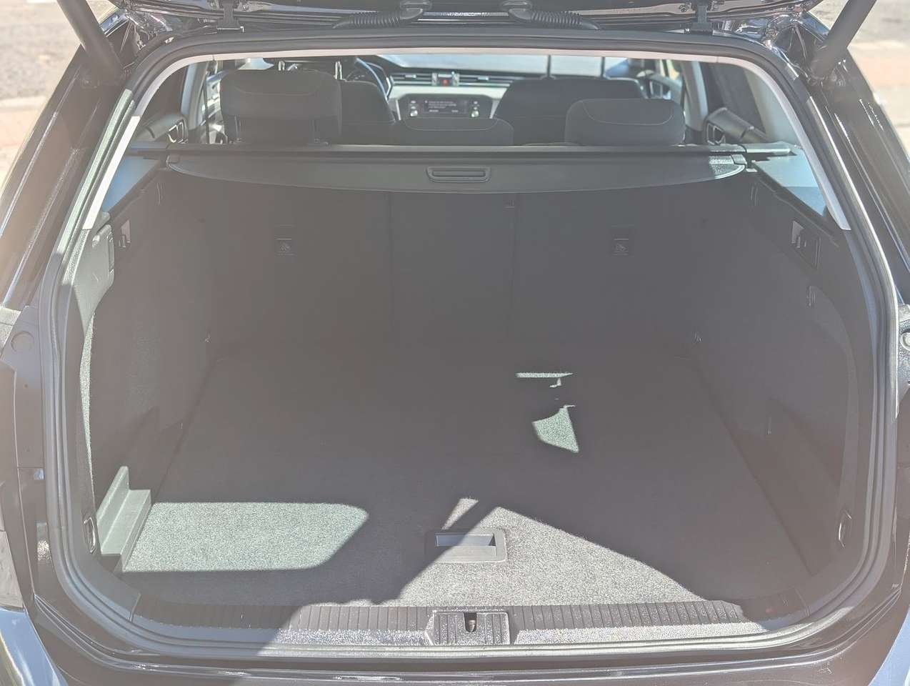 Volkswagen Passat Variant  Business Klimaaut. Temp. Navi.