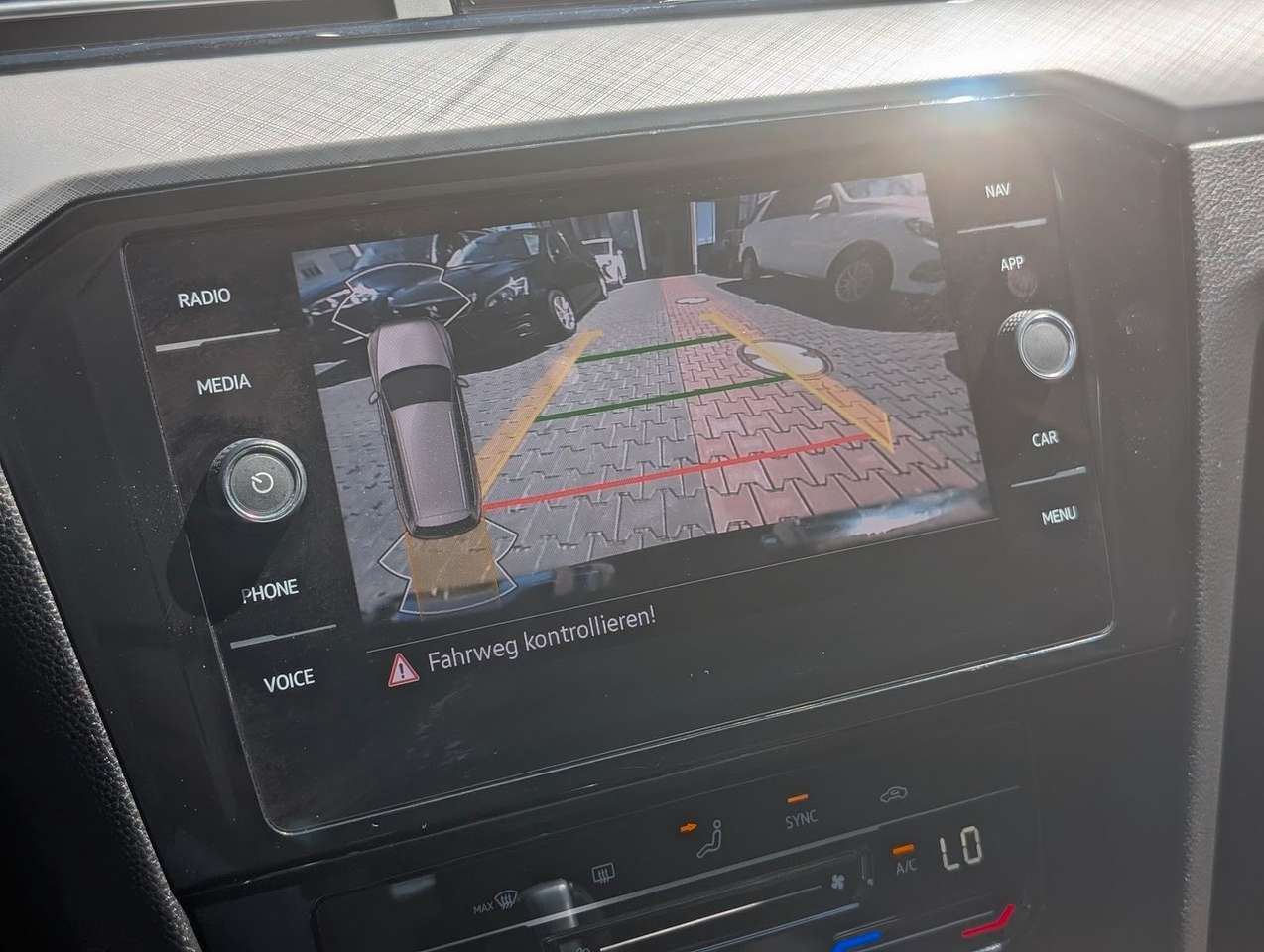 Volkswagen Passat Variant  Business Klimaaut. Temp. Navi.