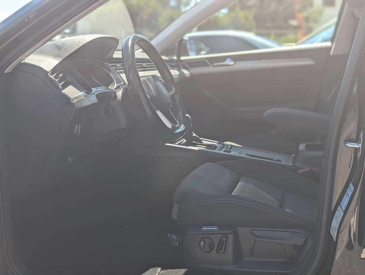 Volkswagen Passat Variant  Business Klimaaut. Temp. Navi.