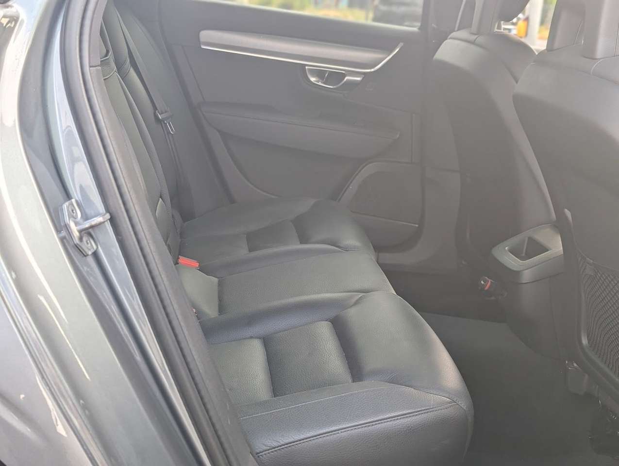 Volvo S90  2.0 D4 Momentum Automatik NAVI LEDER