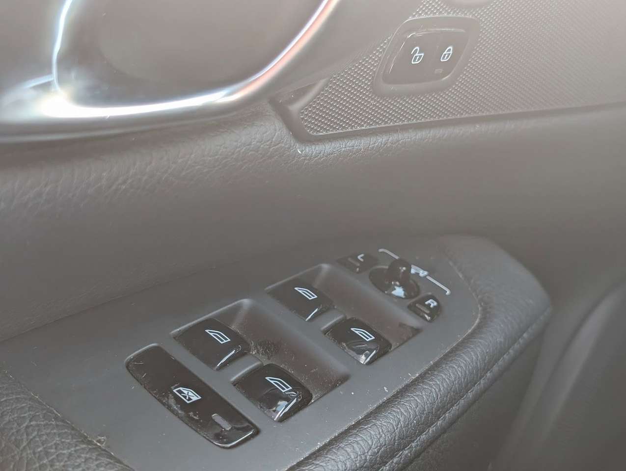 Volvo S90  2.0 D4 Momentum Automatik NAVI LEDER