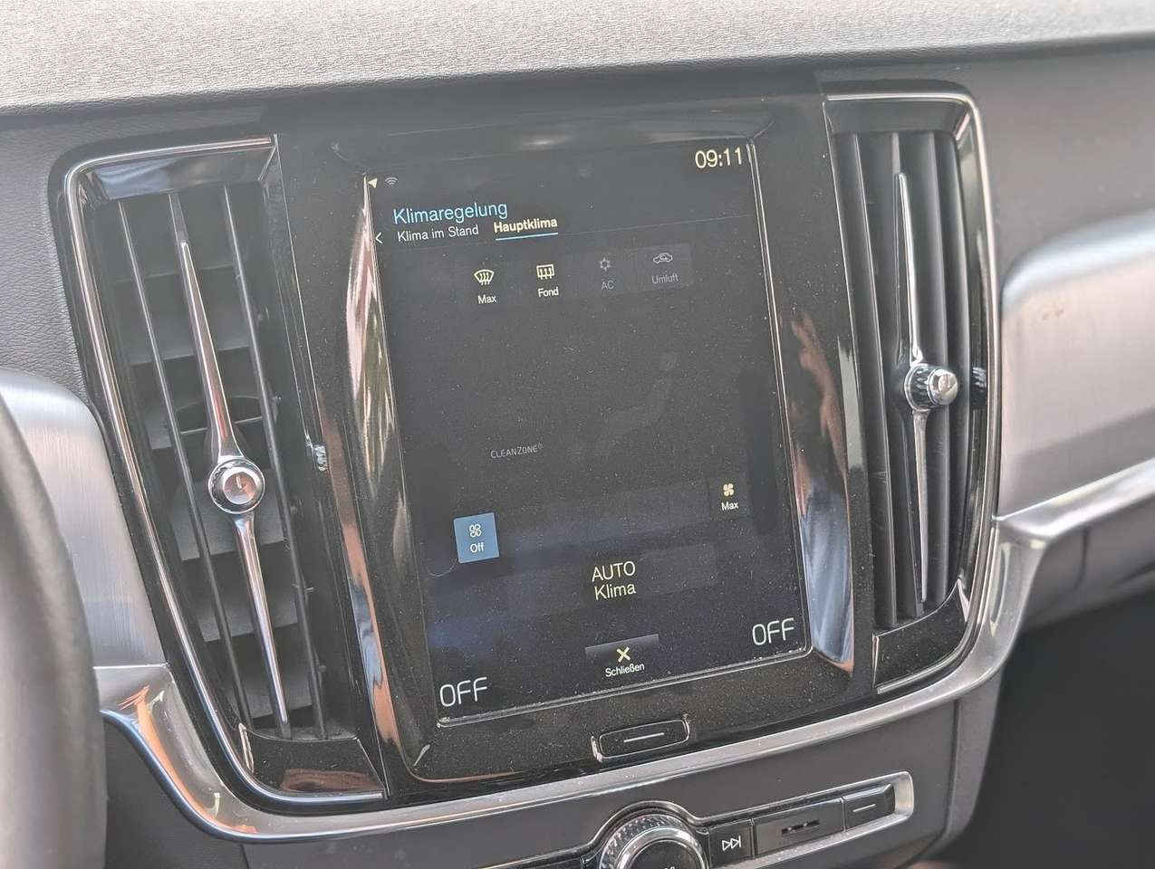 Volvo S90  2.0 D4 Momentum Automatik NAVI LEDER