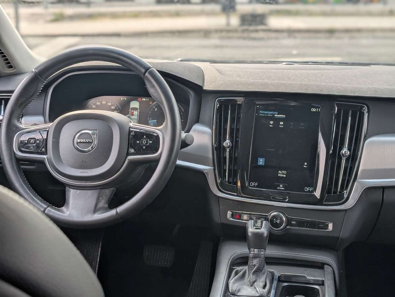 Volvo S90  2.0 D4 Momentum Automatik NAVI LEDER