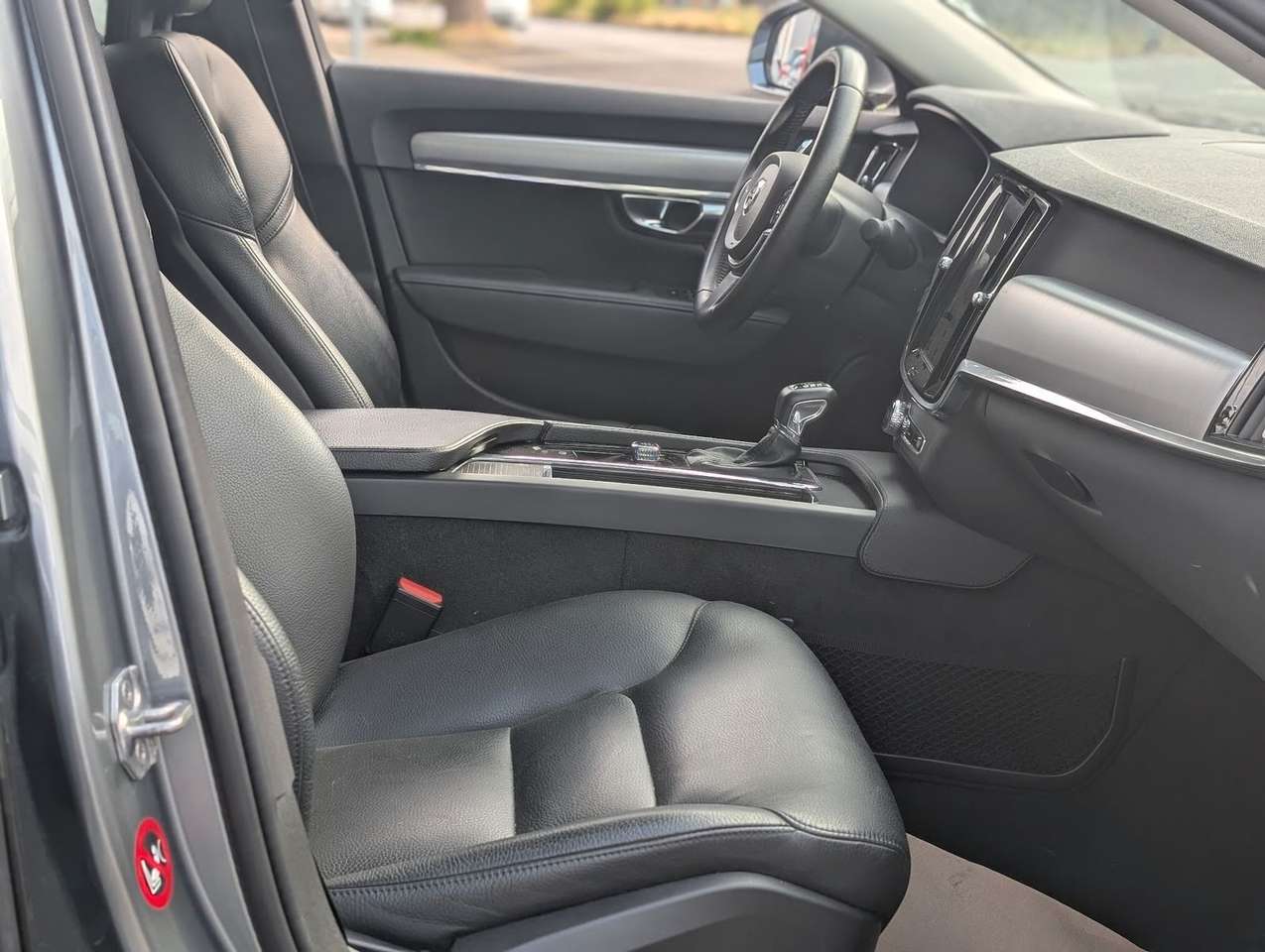 Volvo S90  2.0 D4 Momentum Automatik NAVI LEDER