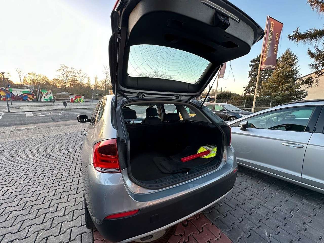 BMW X1  18d sDrive Automatik Becherhalter TÜV NEU