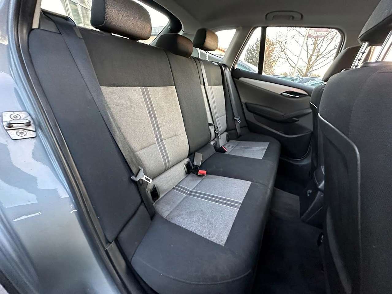 BMW X1  18d sDrive Automatik Becherhalter TÜV NEU