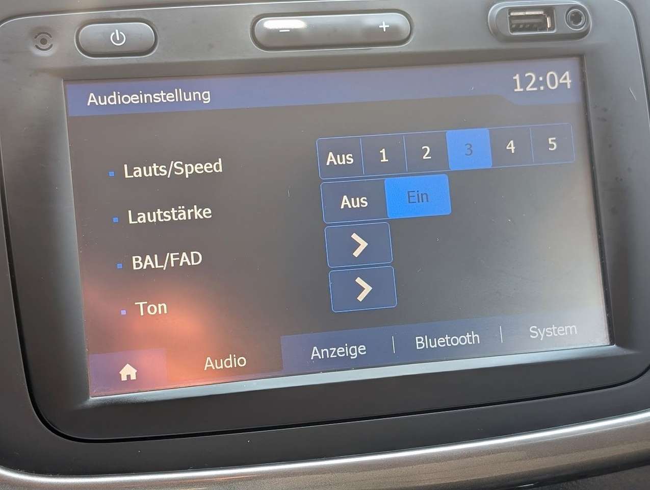 Dacia Logan  MCV II Kombi Laureate AHK. Navi. BT