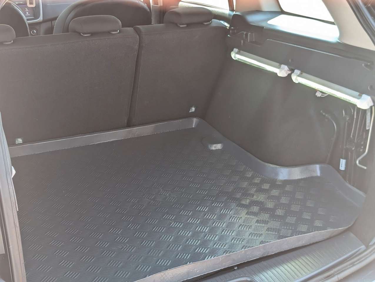 Dacia Logan  MCV II Kombi Laureate AHK. Navi. BT