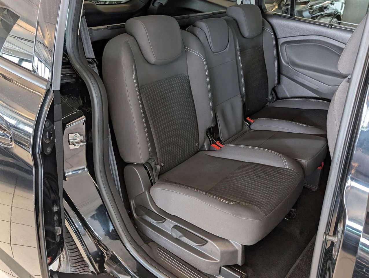Ford Grand C-Max  Grand Automatik AHK Navi PDC ab 199€