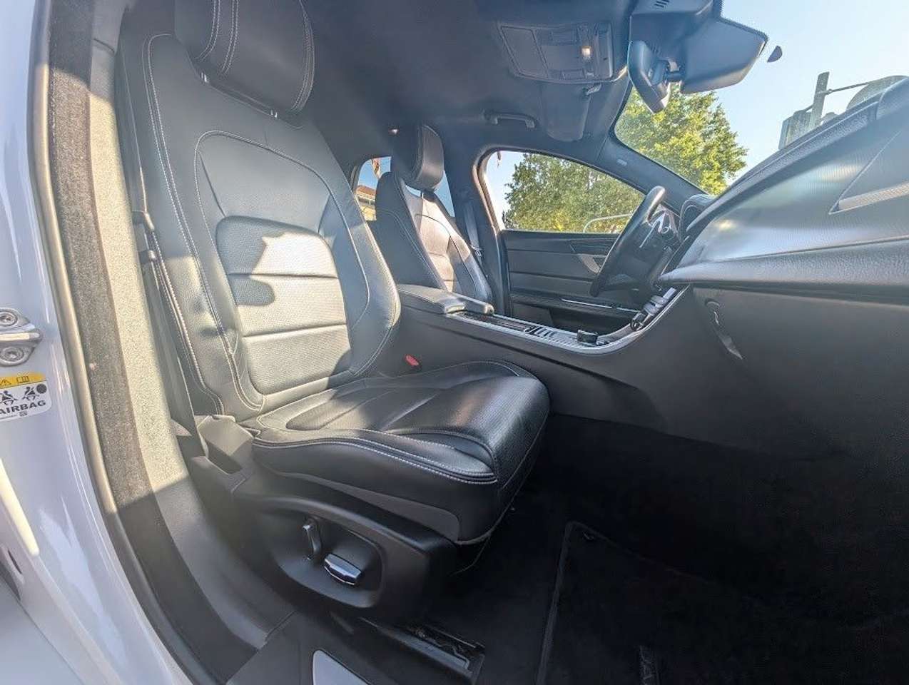 Jaguar XF  25d AWD SB R-SportBlackPackChequeredFlag