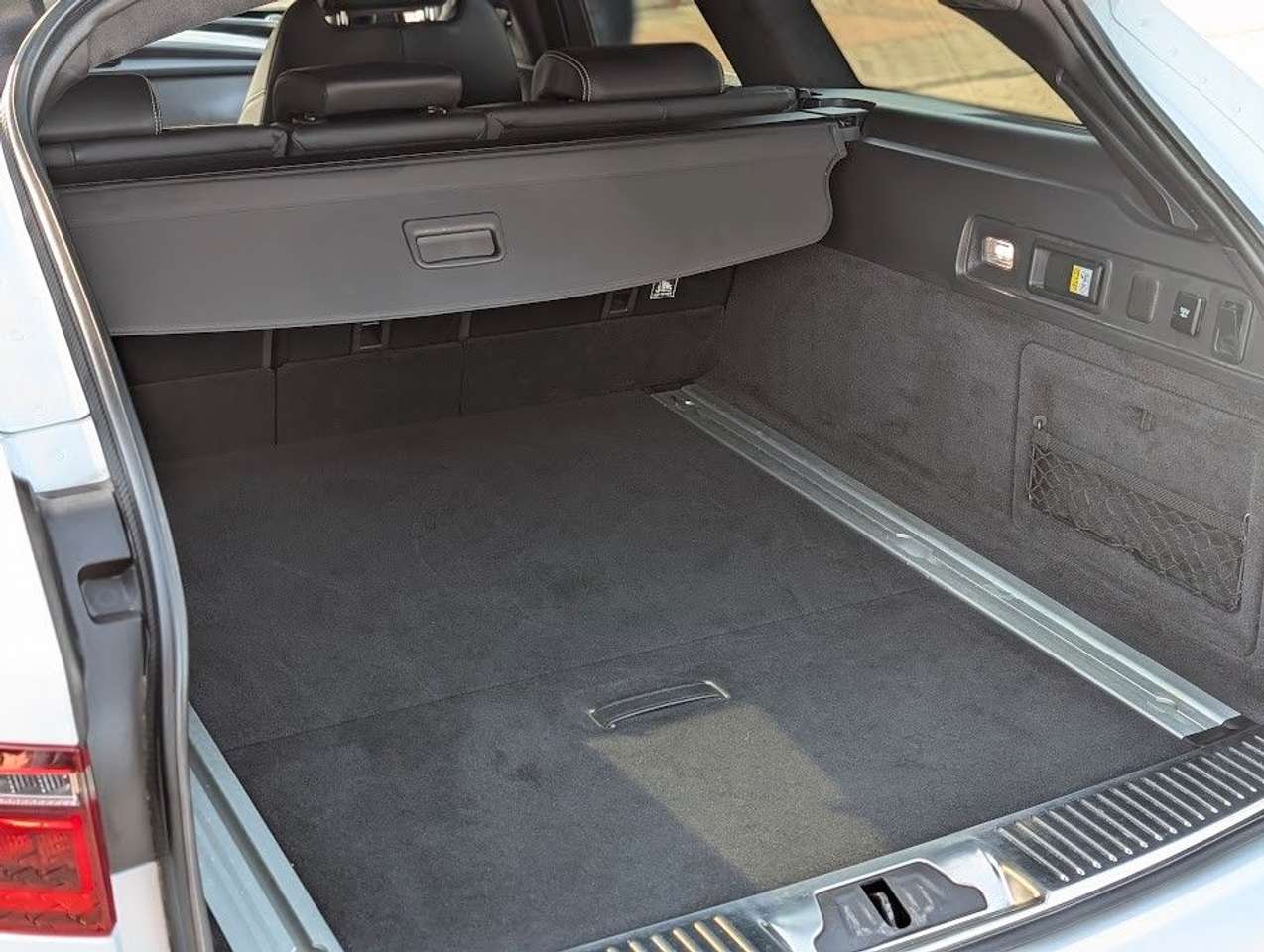 Jaguar XF  25d AWD SB R-SportBlackPackChequeredFlag