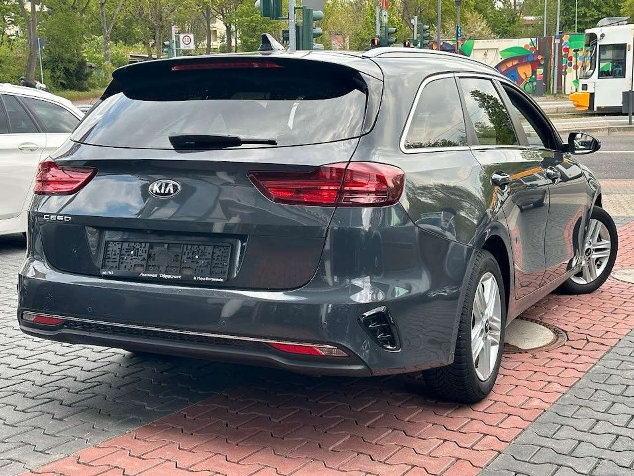 Kia Ceed SW / cee'd SW  cee’d 1.6 CRDI Automatik Kamera NAVI Leder