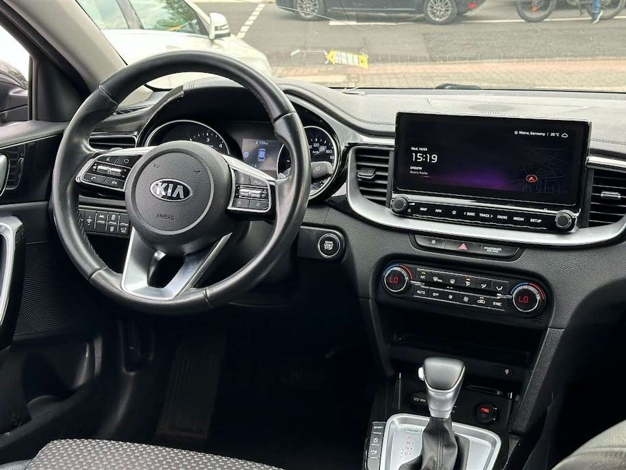 Kia Ceed SW / cee'd SW  cee’d 1.6 CRDI Automatik Kamera NAVI Leder