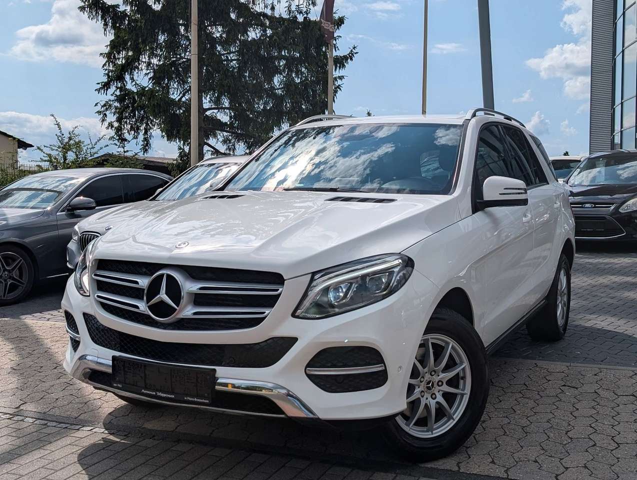 Mercedes-Benz GLE 250  d 4Matic Navi. RFK. Sitzh. AHK. BT
