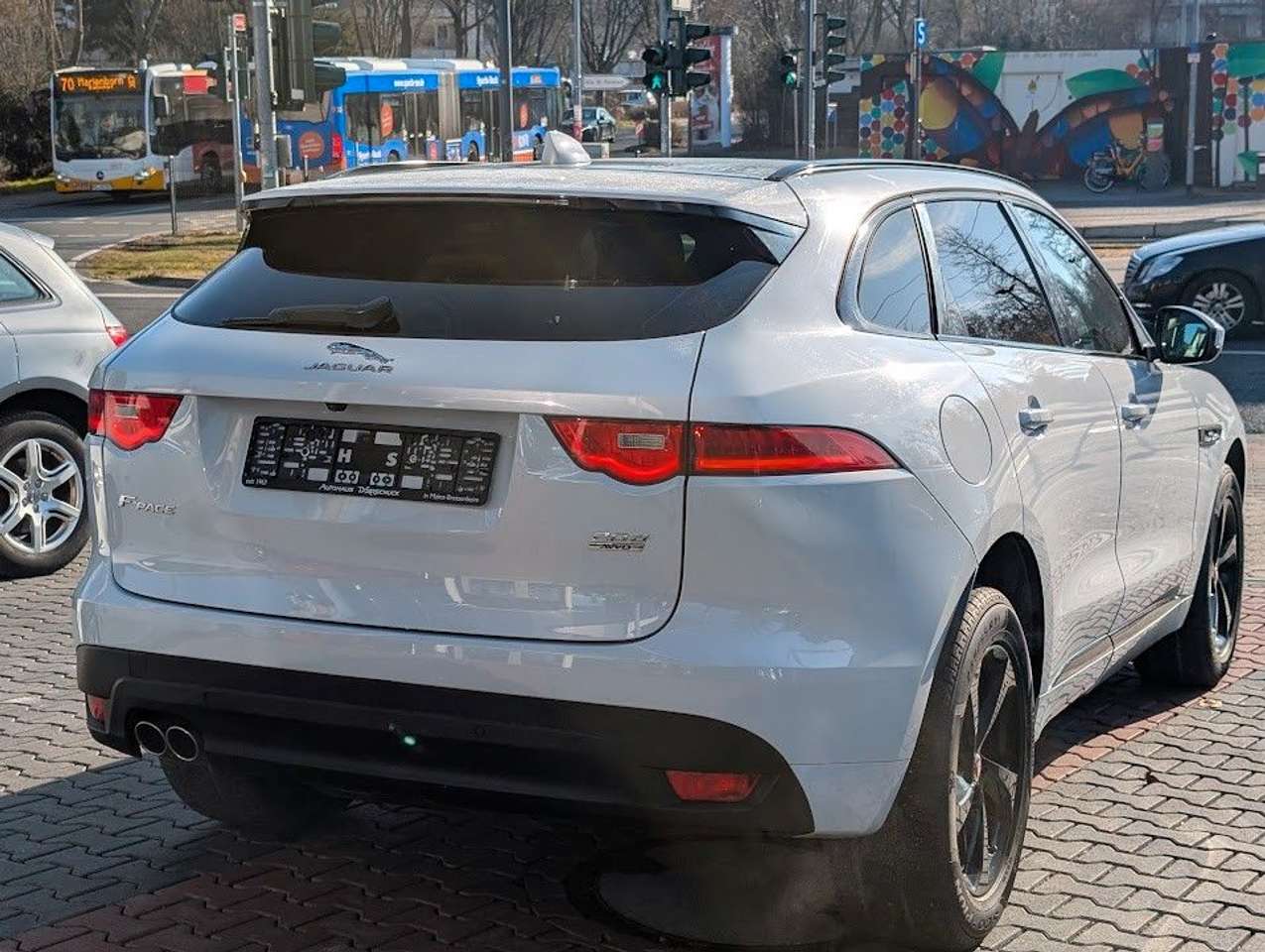 Jaguar F-Pace  F-PACE R-Sport AWD 4×4 Sitzh. Navi. RFK. Bi-Xeno